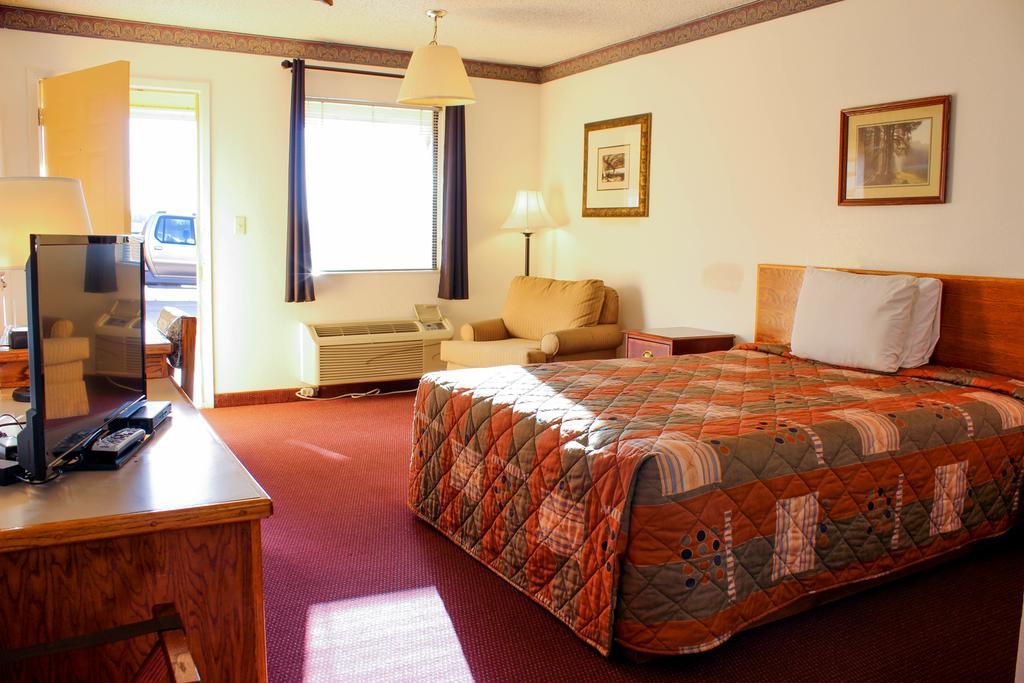 Westworld Country Inn Hubbard Экстерьер фото